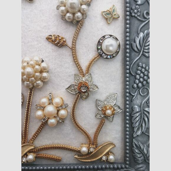 Whimsical Floral Jewelry Art Hand Crafted Vintage Pearls Gold Pink Dragonfly NEW - Picture 7 of 13